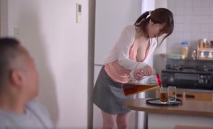 【団地妻 寝取られ】ノーブラの美人団地妻に欲情した隣人が我慢できずに強引にセックス...気持ちよさに抵抗できずに中●し