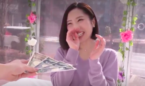 【実録 素人 人妻ナンパ】お金の誘惑に負けた美人妻『嘘ッ…旦那より…全然おっきぃ…』デカチン発情しフェラ＆手コキ 絶頂セク●