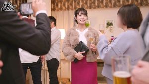 30代昼顔妻のエロ動画がヤバすぎ...これ無料なの最高w20年の時を経て…同窓会で再会した僕の●校時代の同級生 Fcup36歳 本物人妻さおりちゃん自宅でAVデビュー 金城さおり