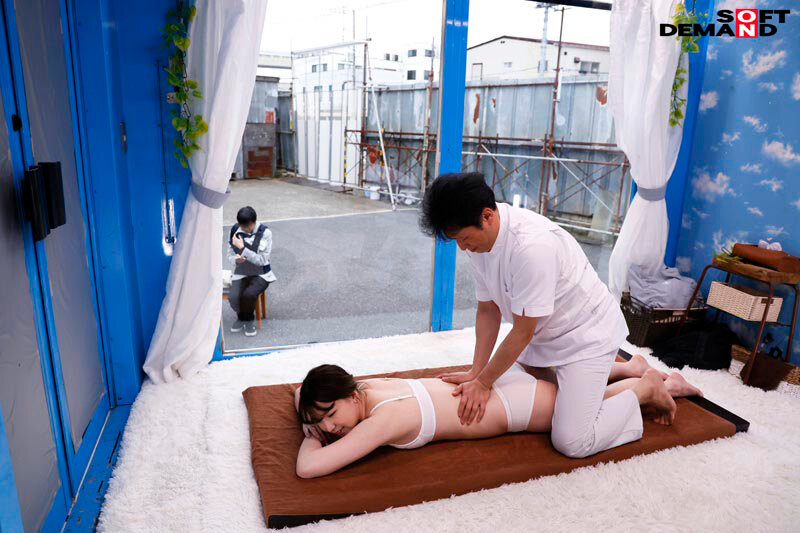 マジックミラー号 出産間もない奥様が産後で戻らなくなった体重を骨盤マッサージで解消！旦那が見ている施術中にうっかりアナルに入ったデカチンですっぽり抜けばケツ穴ぽっかり御開帳！！ マジックミラー号/1sdmm00205 -【熟女】【不倫】【寝取られ】