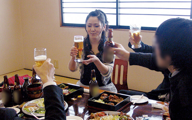 普通の人妻さん寝取らせ！夫に騙された他人男と複数プレイでイキまくるNTR映像4時間 ----/erdm00164 -【熟女】【人妻】【不倫】【寝取られ】