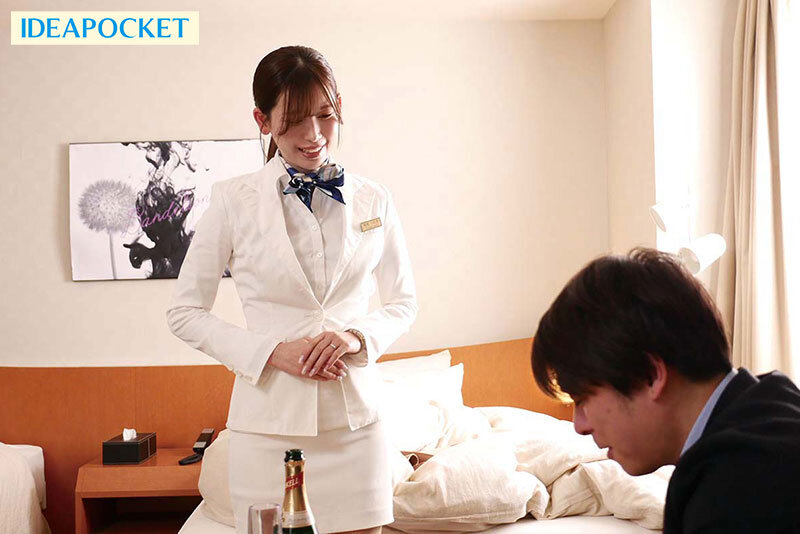【この動画はレベチ】 チェックアウトまでの時短性交 ベッドメイキングに訪れた人妻美女ホテルスタッフを口説き手を出してしまいました… 「どうやら彼女は欲求不満らしい。」 明里つむぎ ティッシュ/ipzz00367 明里つむぎ -熟女 人妻 不倫 寝取られ-