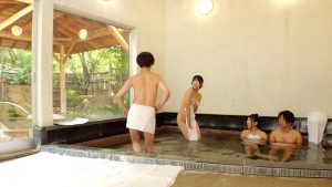 【マジで神動画】 一般男女モニタリングAV 夫婦熱を再燃させる愛妻交換企画 初対面の夫婦同士がタオル一枚で相席混浴スワッピング！旦那の目の前で他人に抱かれて喘ぐ人妻たちのスケベ本性が剥き出し！お互いの旦那が嫉妬するほどイキ乱れる生ハメ連続射精セックス！ DEEP’S/dvmm00212  -熟女 人妻 不倫 寝取られ-