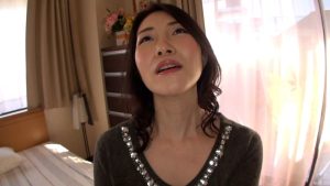 【隠された欲望】 しっとりお肌のイキ過ぎ素人熟女の肉欲淫乱SEX！オナニーじゃ満足出来ないんです！ 即ヌキ/h_1724a046g00001