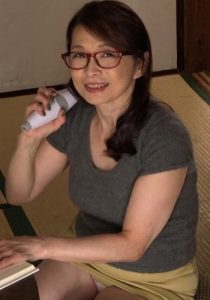 嫁と不仲になってしまった娘婿が欲求不満と寂しさから義母に中出ししてしまい…。昭和の官能エロス！ 即ヌキ/h_1724a095g00003
