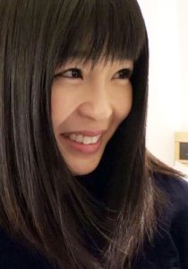 年に数度のセックスじゃ我慢できない黒髪清楚奥様。電マの振動がヤリマン最強属性にレベルアップ。挿入ではガッチリ脚ホールドでオトコをキープ！ 即ヌキ/h_1724a100b00001