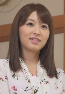 こたつの下で継母にイタズラ！ネイキを立てる親父を横目にいびつな関係の継母とムスコ！ 即ヌキ/h_1724a103b00006