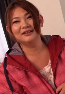 ひまわり畑から飛び出してきた明るい笑顔のぽっちゃり熟女を少しだけ！とナンパしてホテルに誘いなし崩しの嵌め撮りSEX！ 即ヌキ/h_1724a107g00004