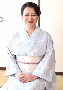 【永久保存版 神作品】 和服姿の爆乳おばさん！アダルトグッズのモニターからあれよあれよのAV出演！緊張から人生最高イキ過ぎ性交！ 即ヌキ/h_1724a108g00001
