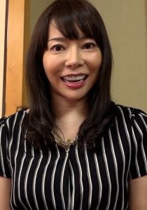 服の上からでもわかる美巨乳セレブ奥さまが刺激を求めてAV撮影に参加！愉しむSEXがしたいと本能丸出しぶっ飛び性交！ 即ヌキ/h_1724a108g00004