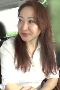 人妻の剛毛マ〇コに激しくピストン！ ティッシュシコレール/h_1825tssr03509
