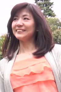 ナンパについてきた熟女に電マを与えてその気にさせる！そして中出し！！ ティッシュシコレール/h_1825tssr03512
